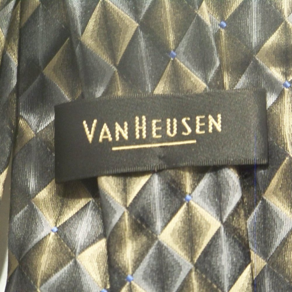 Van Heusen 100% Silk Handmade in China Black/Blue/Copper Diamonds Neck Tie